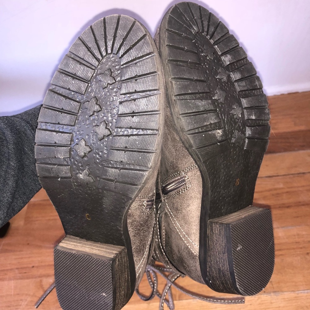Boots - Picture 6 of 6